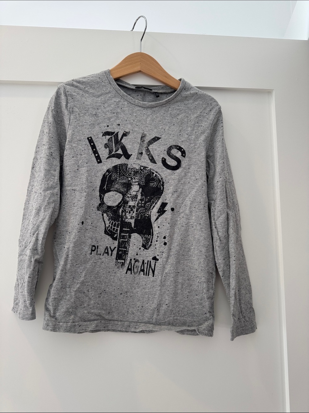 Ikks Grey Long-Sleeve Tee with Black Skull & Guitar Graphic